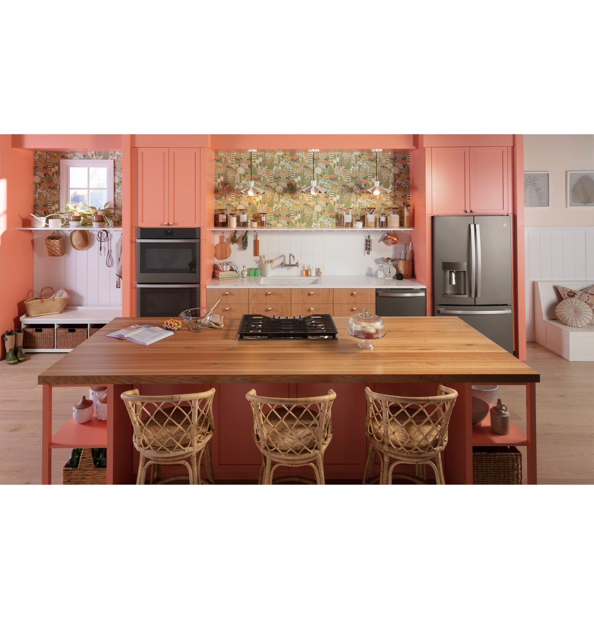 GE GFE28GMKES - 36 in. 27.7 cu. ft. French Door Refrigerator with Ice & Water Dispenser - Fingerprint Resistant Slate