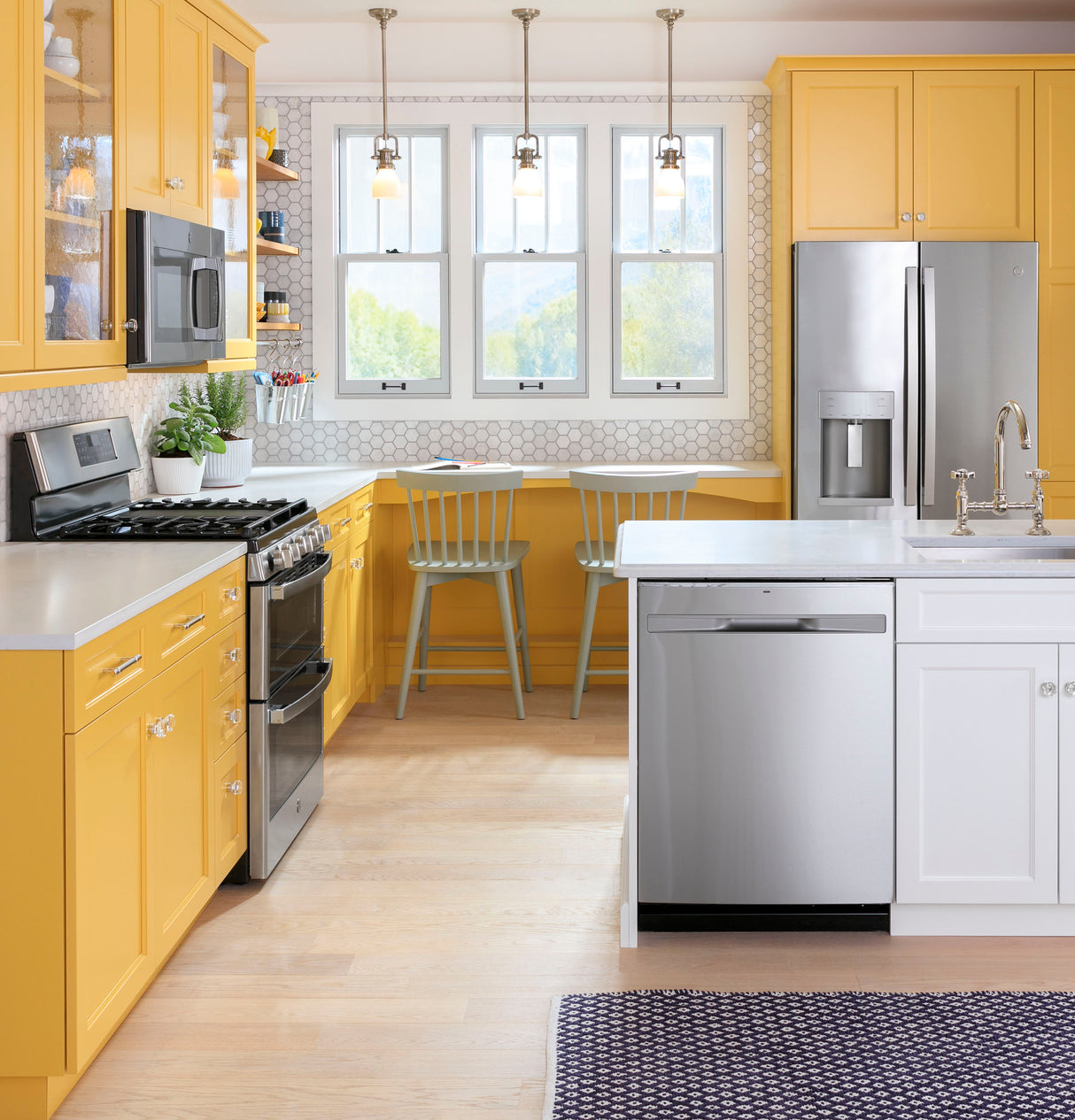 GE(R) ENERGY STAR(R) Fingerprint Resistant Top Control with Stainless Steel Interior Dishwasher with Sanitize Cycle & Dry Boost - (GDP645SYNFS)