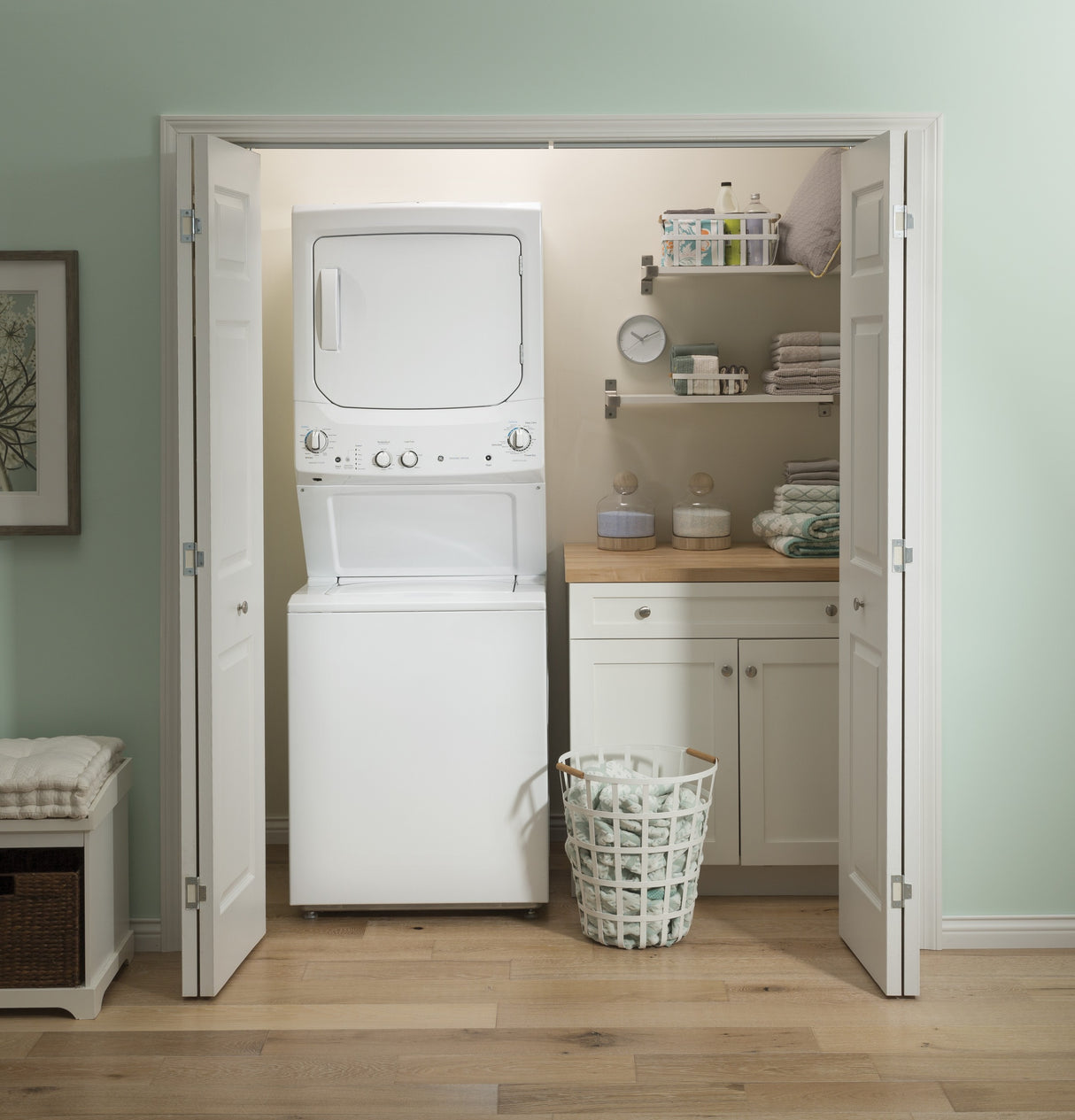 GE Unitized Spacemaker(R) 3.8 cu. ft. Capacity Washer with Stainless Steel Basket and 5.9 cu. ft. Capacity Long Vent Electric Dryer - (GUV27ESSMWW)