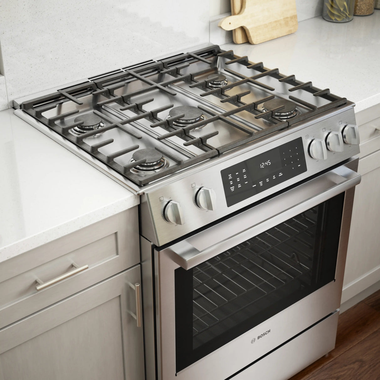 Bosch HGIP056UC Benchmark gas range kitchen detail 2