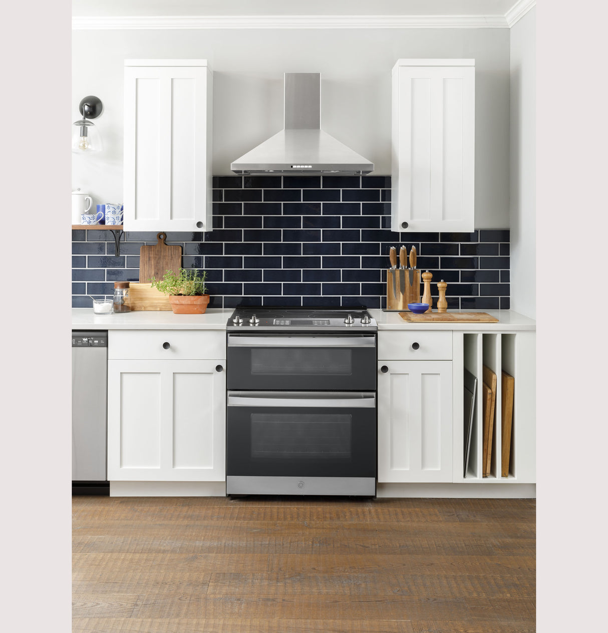 GE JSS86SPSS - 30 in. 6.6 cu. ft. Air Fry True European Convection Double Oven Slide-In Electric Range with Smoothtop Burners - Stainless Steel