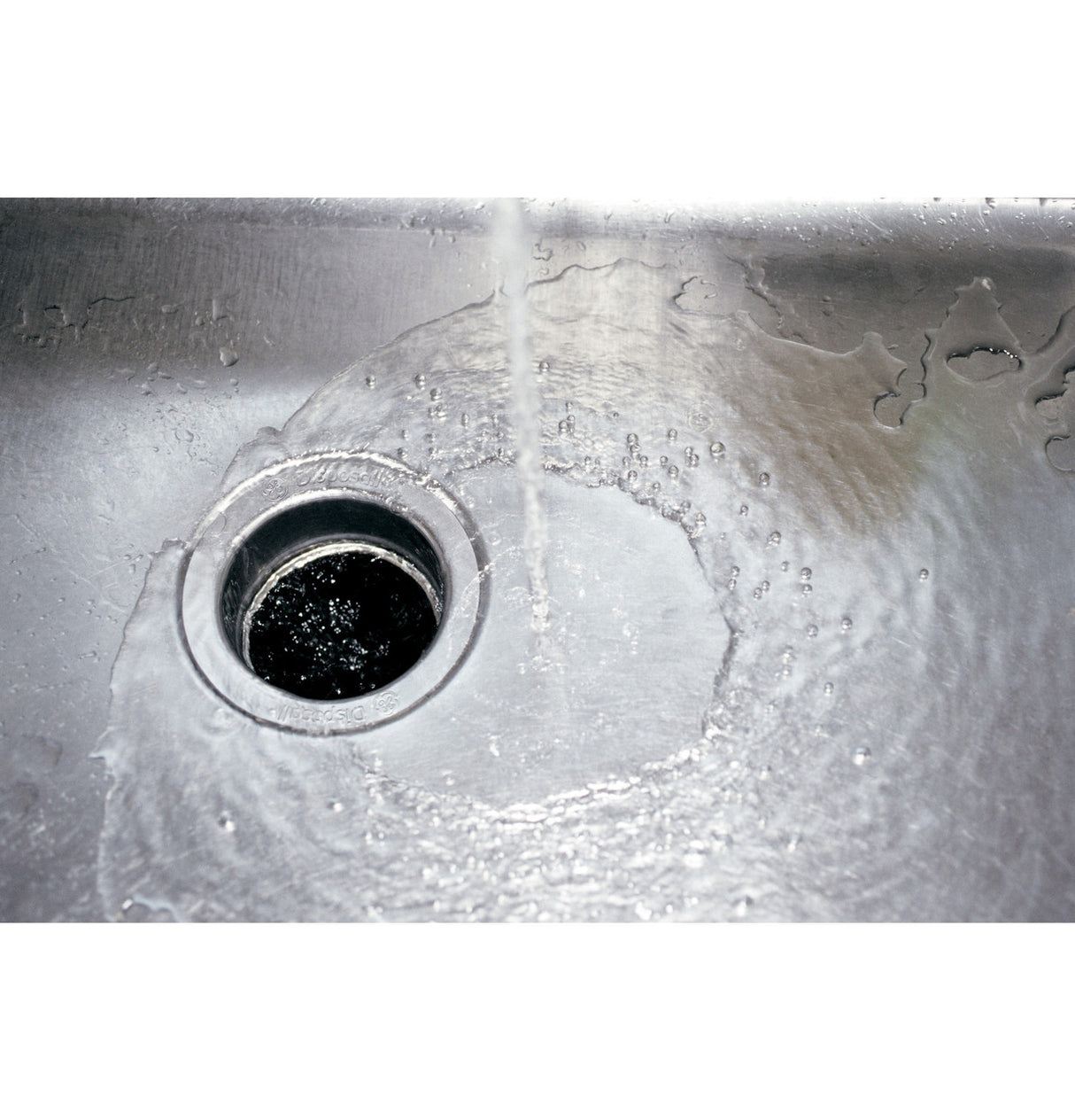 GE DISPOSALL 3/4 HP Continuous Feed Garbage Disposer with Power Cord, Stainless Steel Grind Components, 2700 RPM - Black