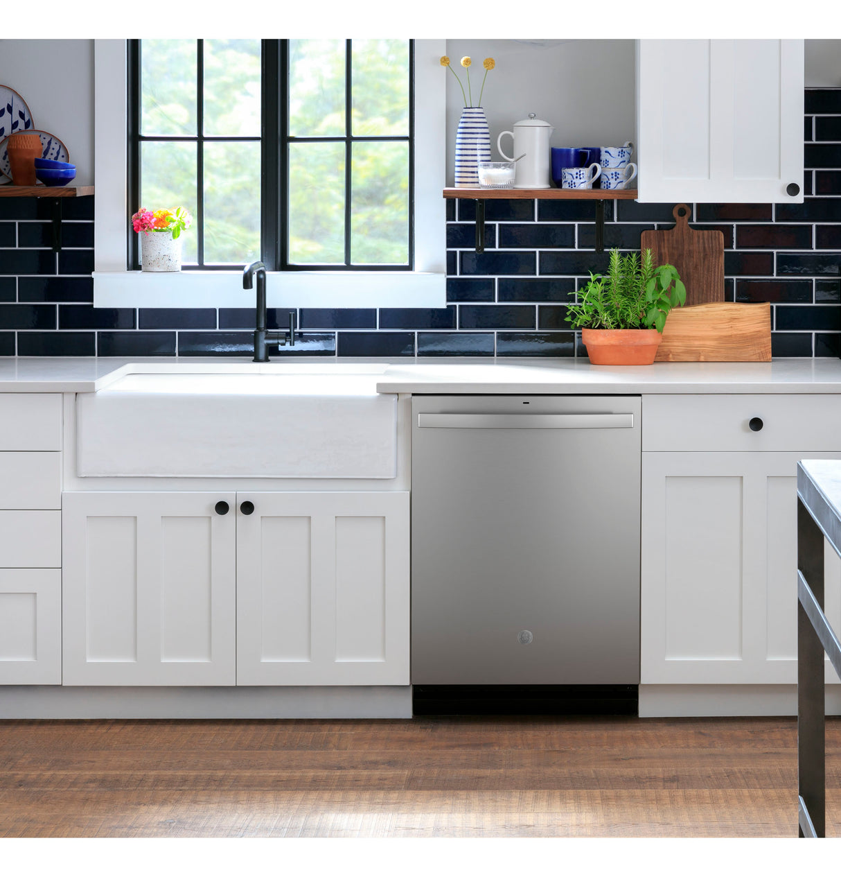 GE(R) ENERGY STAR(R) Top Control with Plastic Interior Dishwasher with Sanitize Cycle & Dry Boost - (GDT535PSRSS)