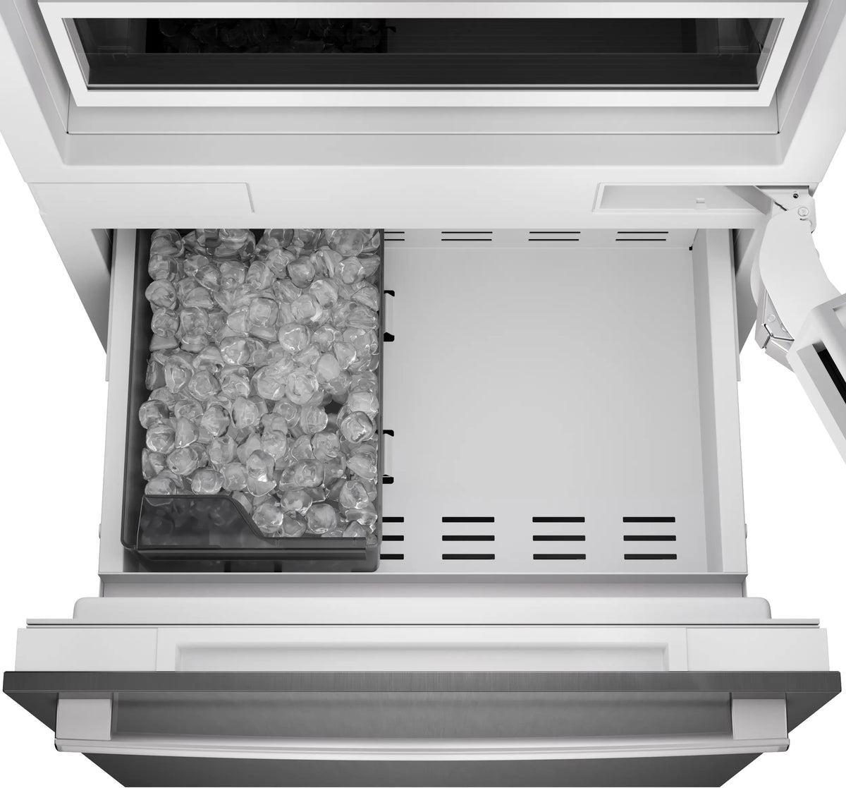Bosch B30BB130SS ice maker filled with ice