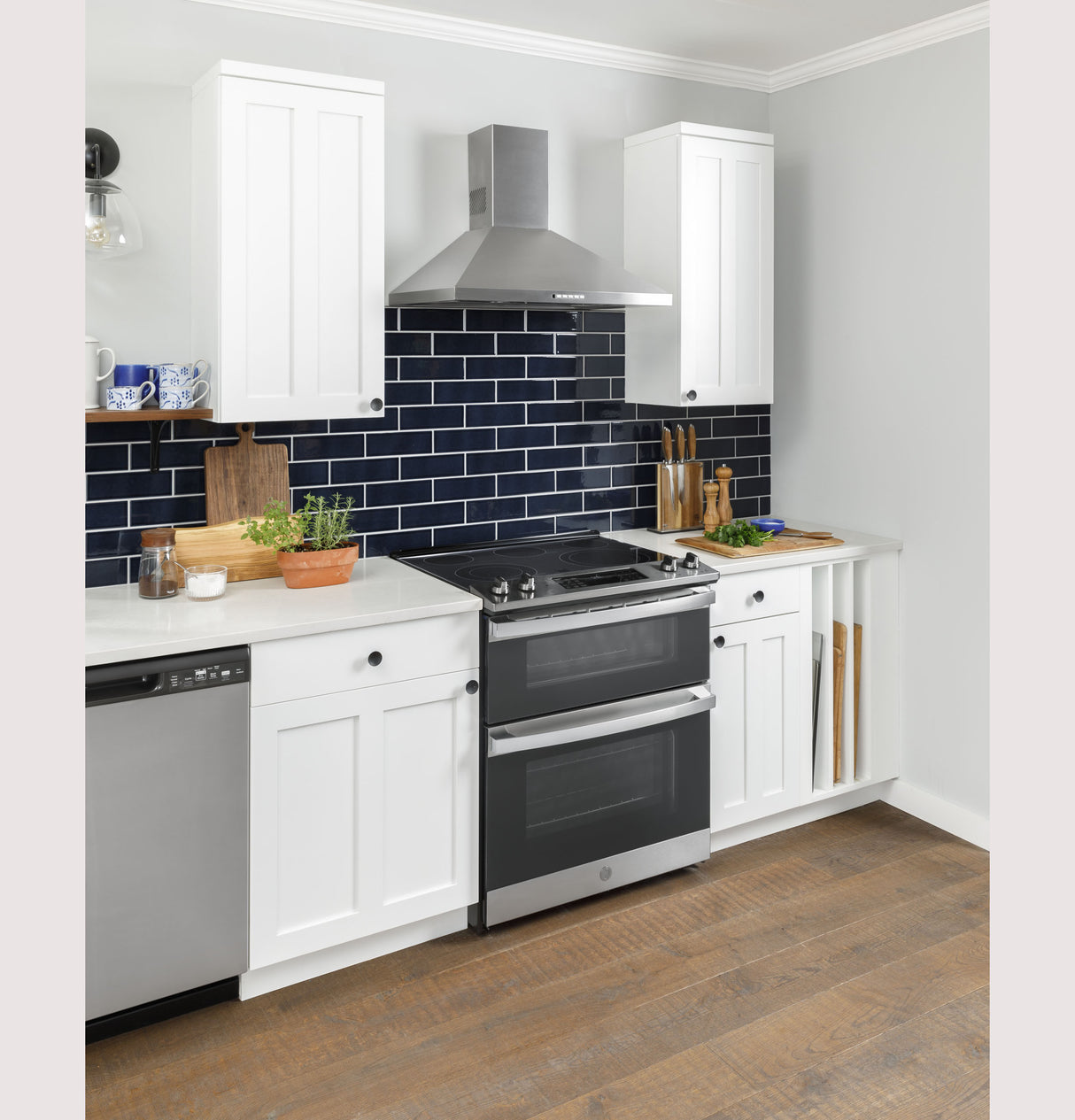 GE JSS86SPSS - 30 in. 6.6 cu. ft. Air Fry True European Convection Double Oven Slide-In Electric Range with Smoothtop Burners - Stainless Steel