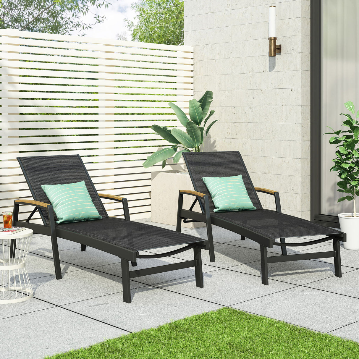 Oaxton - Chaise Lounge