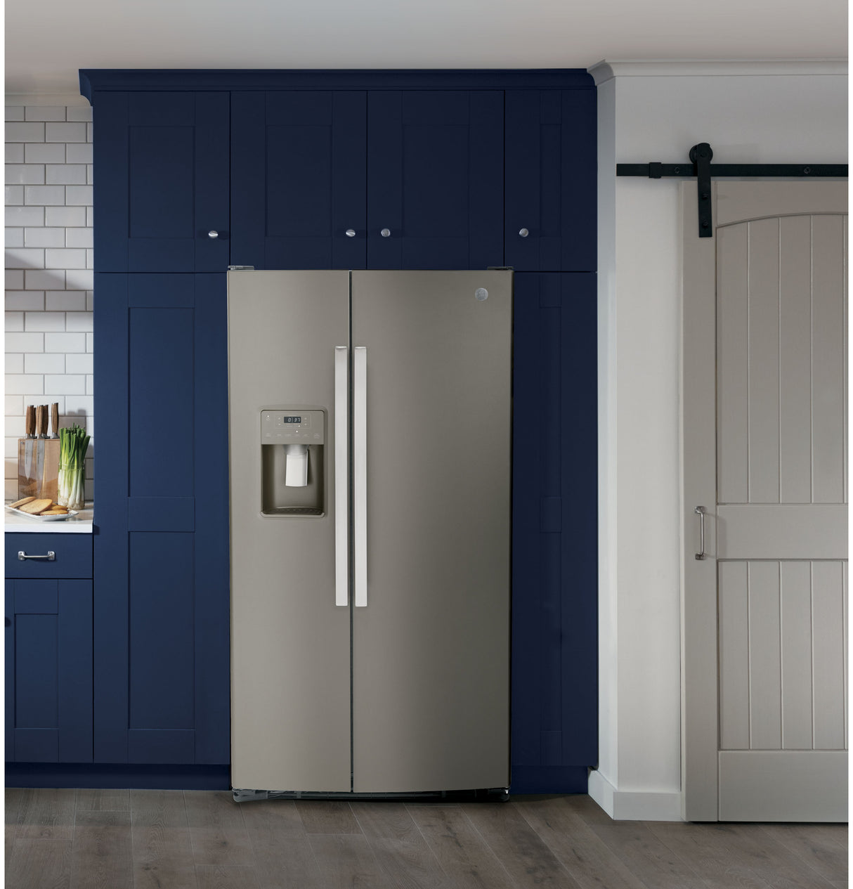 GE GSS25GMPES - 36 in. 25.3 cu. ft. Side by Side Refrigerator with Ice & Water Dispenser, Fingerprint Resistant - Slate