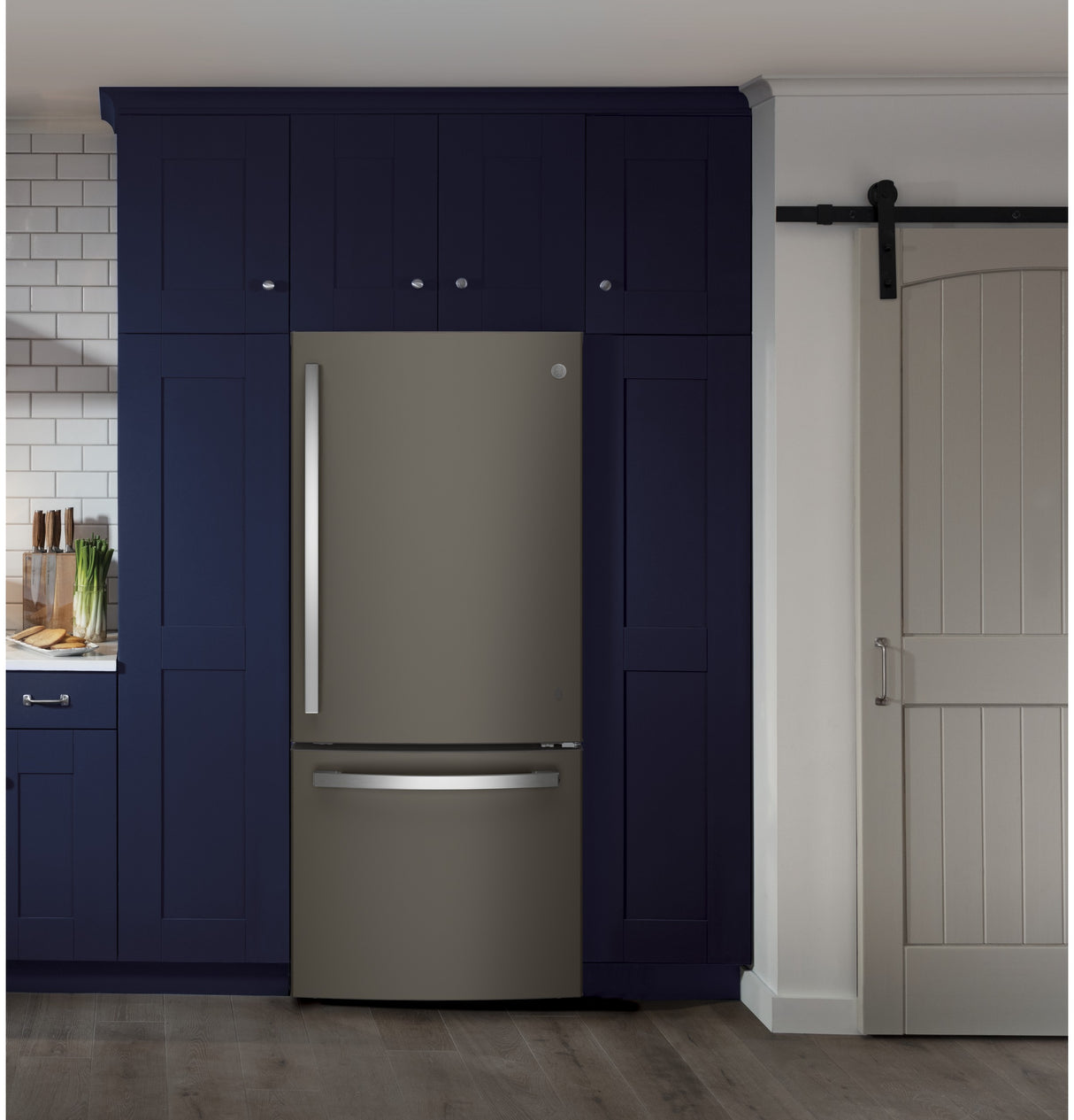 GE GDE21EMKES - 30 in. 21 cu. ft. Bottom Freezer Refrigerator with Ice Maker - Fingerprint Resistant Slate