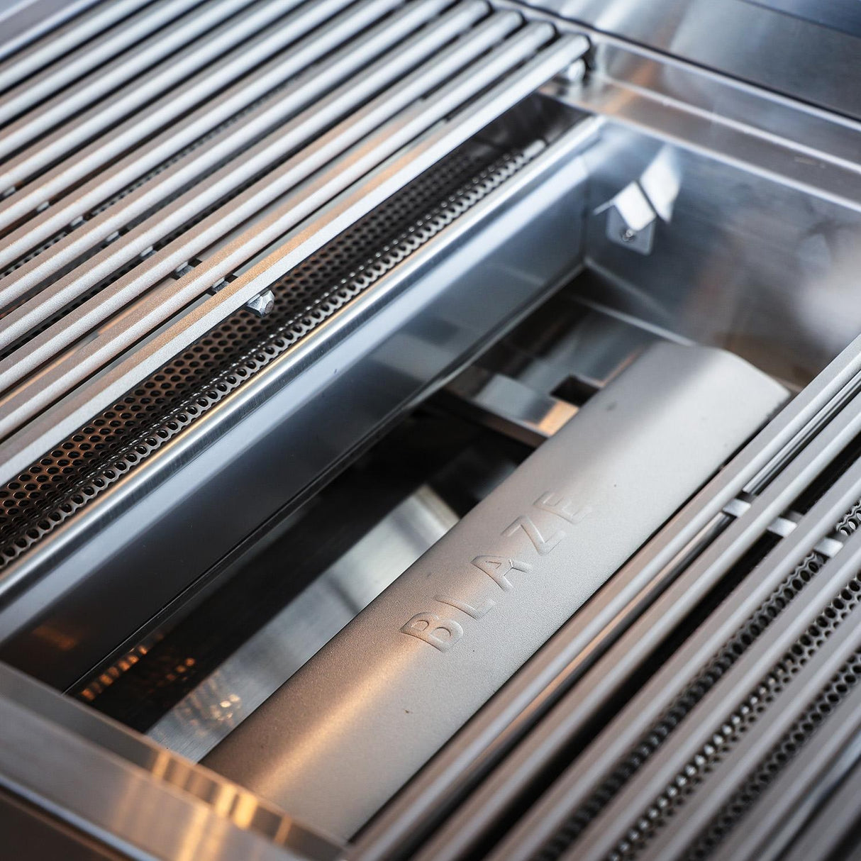 Blaze LTE PRO 32-Inch 4-Burner Propane Gas Grill w/ Digital Temperature Screen & Rear Infrared Burner