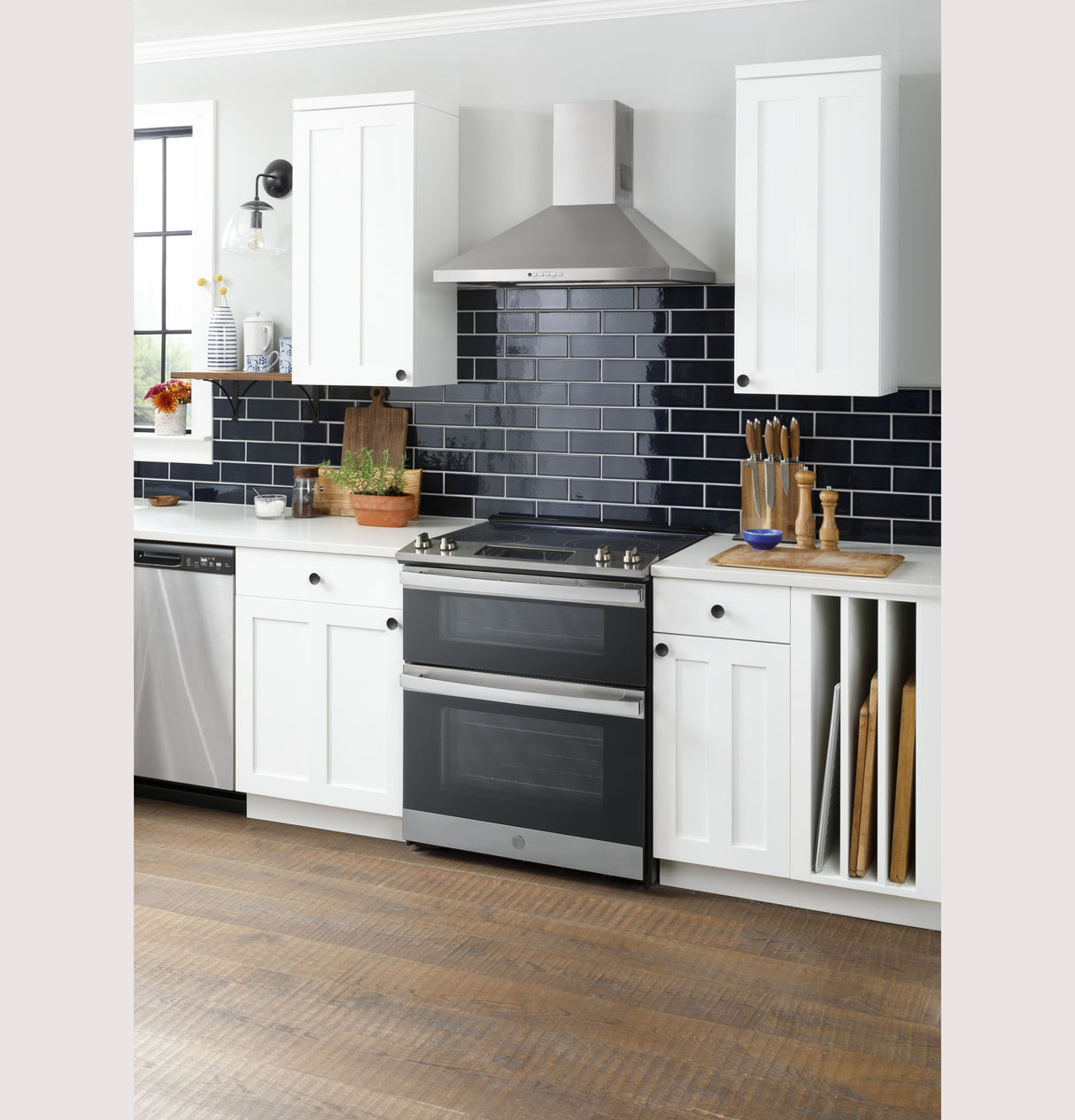 GE JSS86SPSS - 30 in. 6.6 cu. ft. Air Fry True European Convection Double Oven Slide-In Electric Range with Smoothtop Burners - Stainless Steel