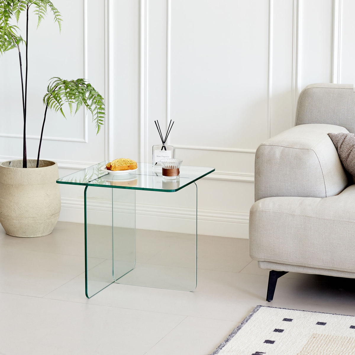 Modern Transparent Tempered Glass Sidetable