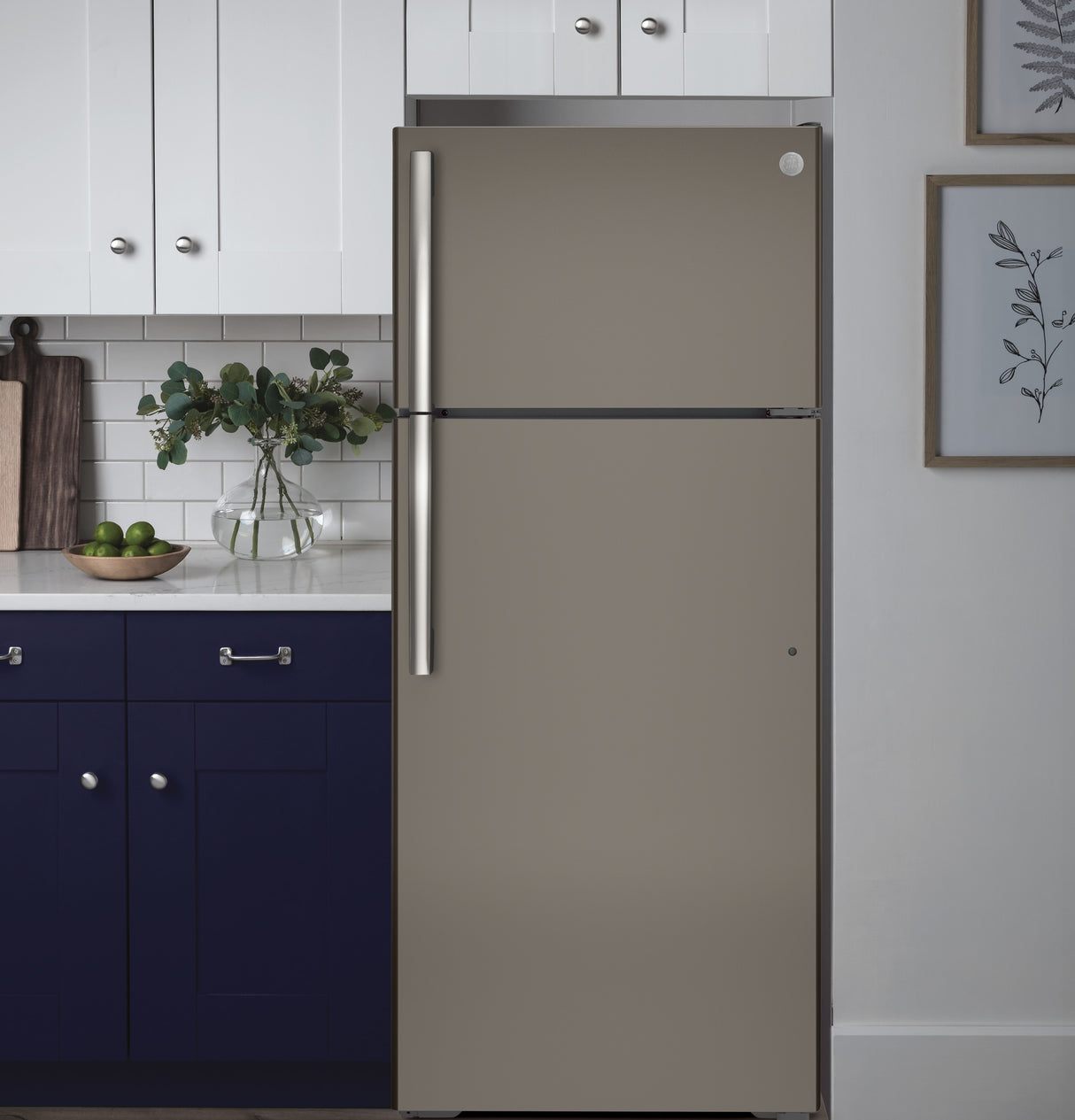GE GTE18GMNRES - 28 in. 17.5 cu. ft. Top Freezer Refrigerator - Fingerprint Resistant Slate