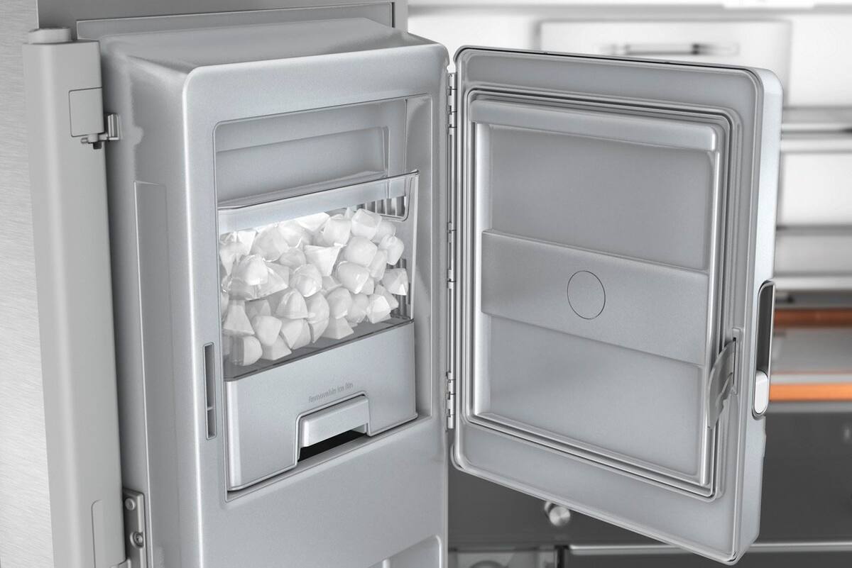 KitchenAid KRQC736RPS dispenser