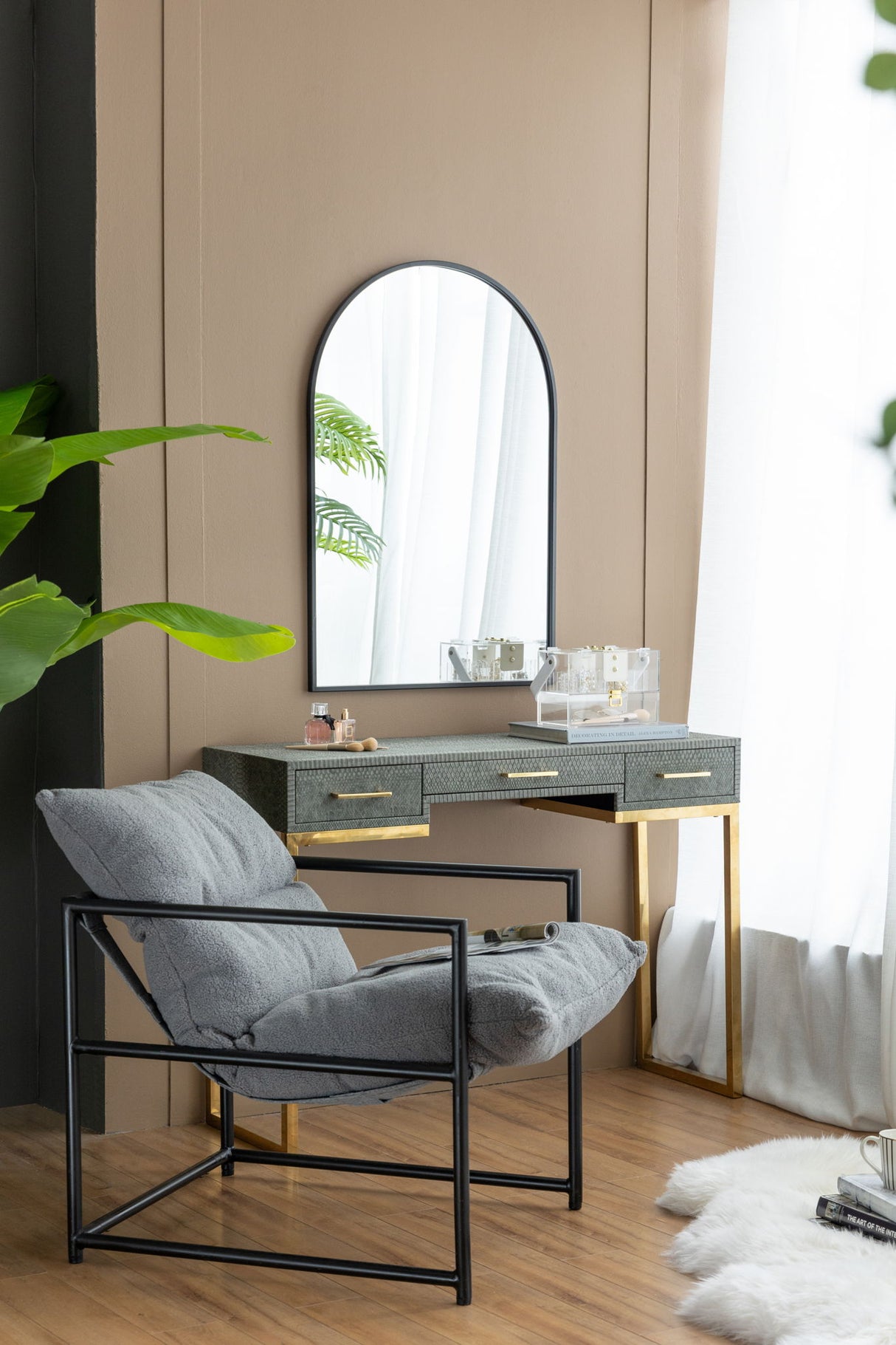 Arched Mirror With Metal Frame, Wall Mirror For Living Room Bedroom Entryway