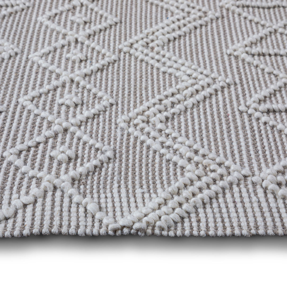 Orton - 8' X 10' Area Rug - Ivory / Taupe