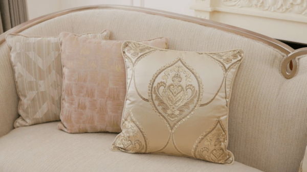 HD-7005 - Sofa - Beige / Gold