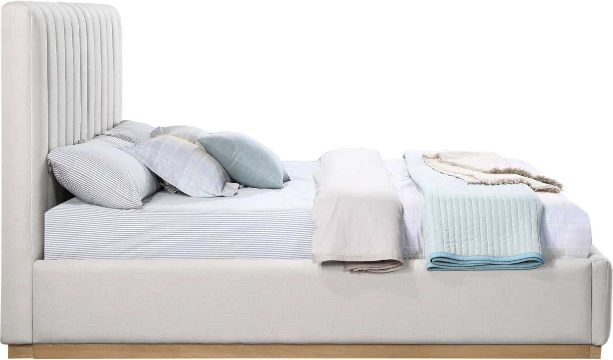 Lucia - Bed