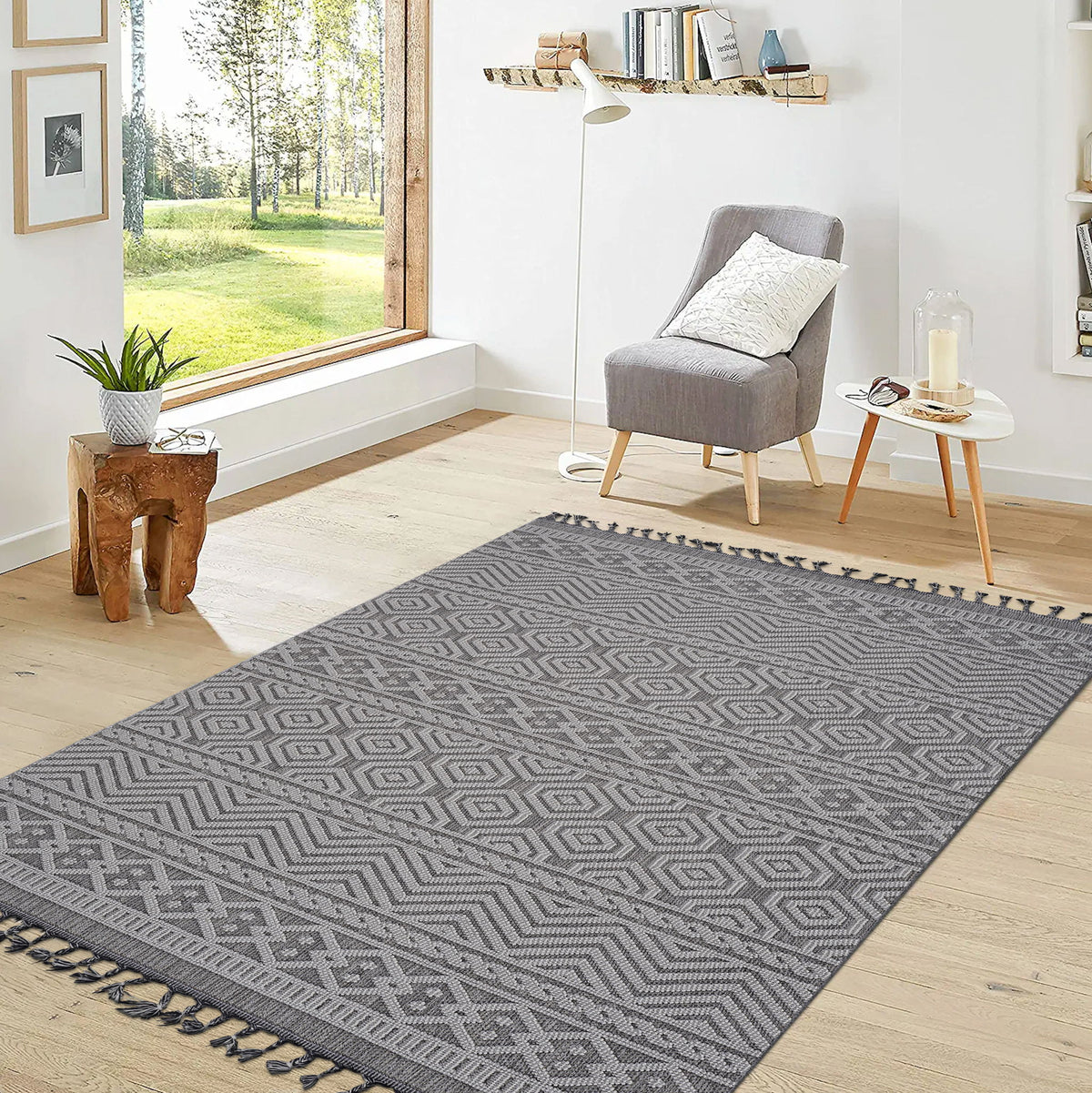 Guros - 6' X 9' Geometric Indoor / Outdoor Area Rug - Gray / White
