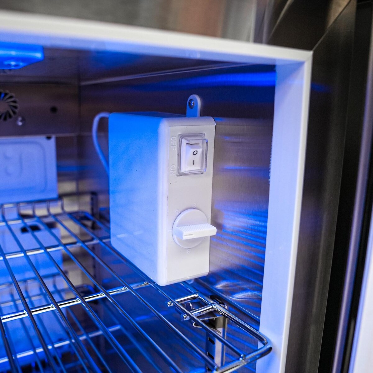 Mont Alpi Deluxe Series 9.5 Ft U-Shaped Propane Outdoor Kitchen Island w/ Side Burner & Fridge - MAi805-D45FC