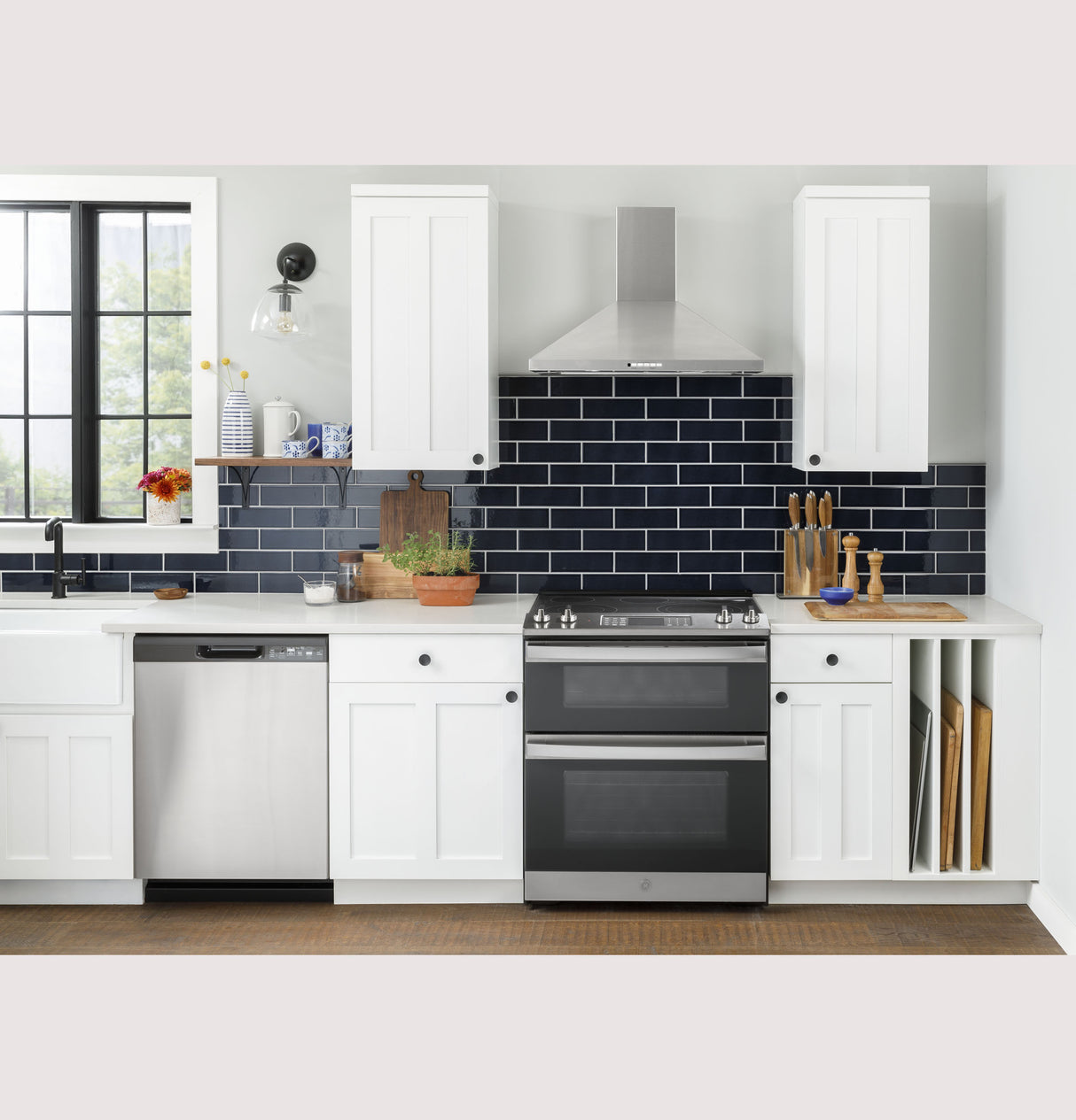 GE JSS86SPSS - 30 in. 6.6 cu. ft. Air Fry True European Convection Double Oven Slide-In Electric Range with Smoothtop Burners - Stainless Steel