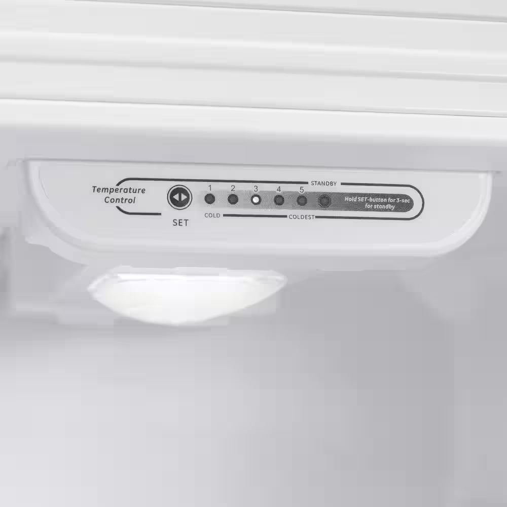 Bevoi BVIREF18NHSS humidity-controlled crisper drawer detail