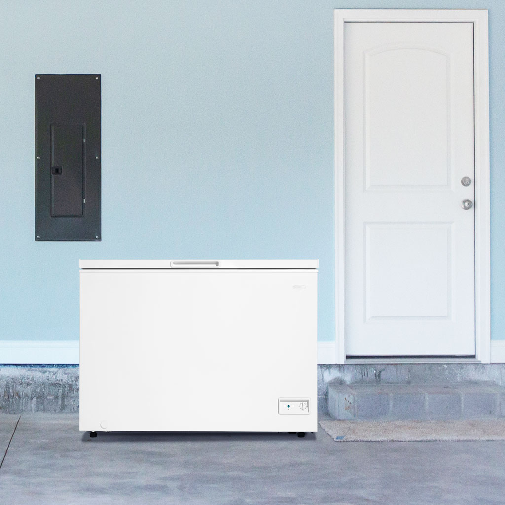 Danby 10.0 cu. ft. Square Model Chest Freezer DOE - (DCF100A6WM)