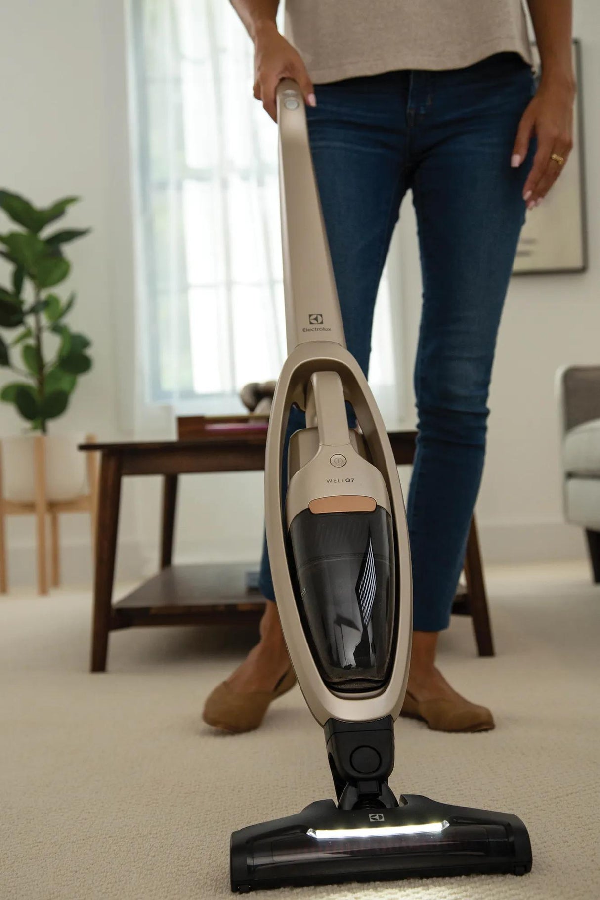 Electrolux WellQ7 Hard Floor Cordless 2-in-1 Stick & Handheld Vacuum with PowerPro Roller, Soft Sand