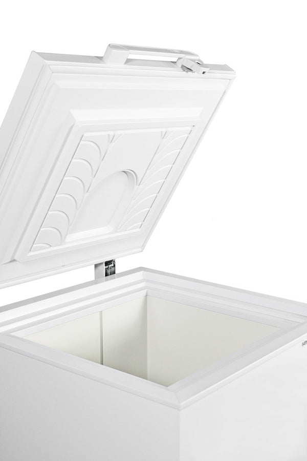 4.8 CU.FT. Chest Freezer - (EL11LT)