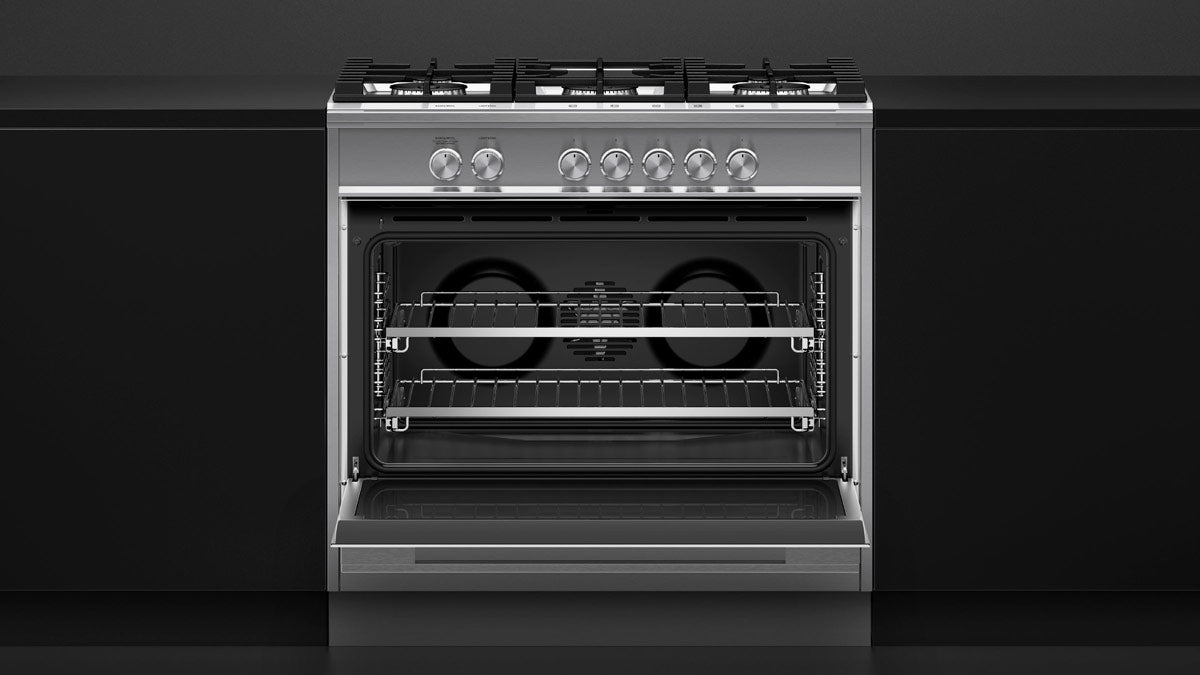 Fisher & Paykel OR36SDG4X1 large capacity oven feature