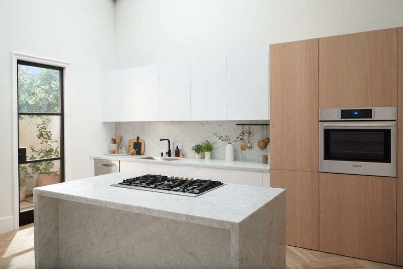 800 Series Single Wall Oven 30" Stainless Steel - (HBL8454UC) - BOSCH