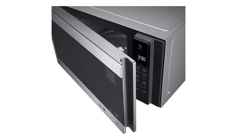 0.9 cu. ft. NeoChef(TM) Countertop Microwave with Smart Inverter and EasyClean(R) - (LMC0975ST) - LG