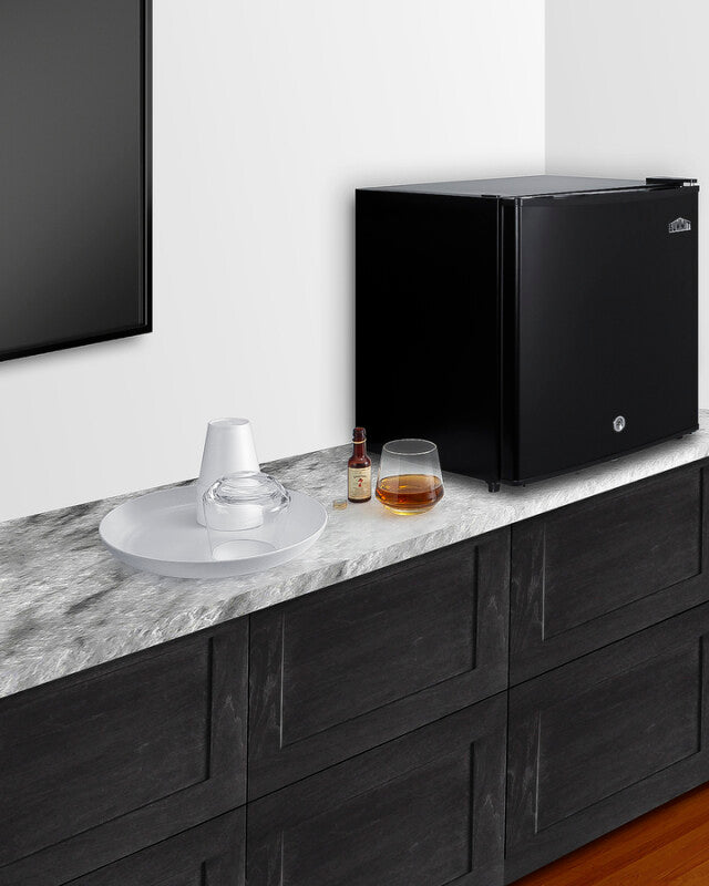 18" Wide Compact Minibar - (MB41B)
