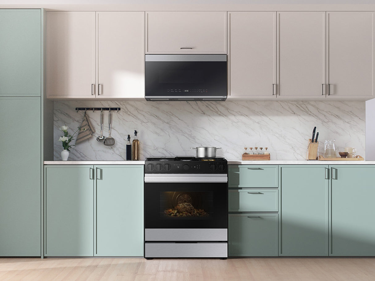 Bespoke 6.0 cu. ft. Smart Slide-In Gas Range with Air Sous Vide & Air Fry in Stainless Steel - (NSG6DG8500SRAA)