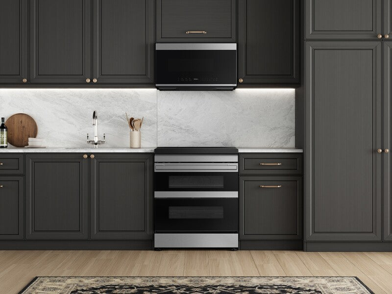 Bespoke Smart Slide-In Induction Range 6.3 cu. ft. with Flex Duo™ & Ambient Edge Lighting™ in Stainless Steel - (NSI6DG9550SRAA)