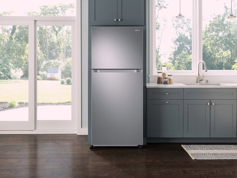 18 cu. ft. Top Freezer Refrigerator with FlexZone and Ice Maker in Stainless Steel - (RT18M6215SRAA)