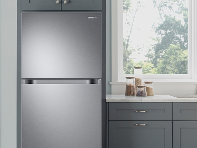 18 cu. ft. Top Freezer Refrigerator with FlexZone and Ice Maker in Stainless Steel - (RT18M6215SRAA)