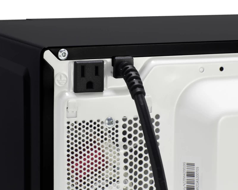 Compact Microwave with USB Ports and Allocator - (SM903BSA)