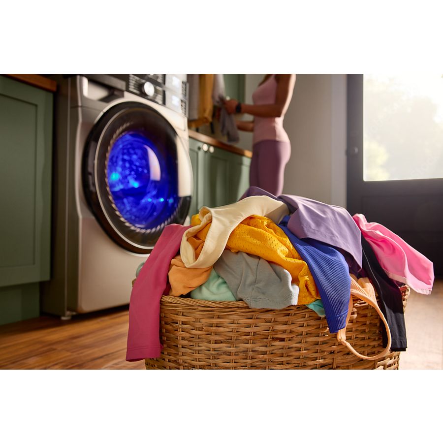 4.5 Cu. Ft. Smart Energy Star® Front Load Washer & 7.4 Cu. Ft. Electric Dryer Laundry Tower With Freshflowtm Vent System & Uv Clean Technology - (WEF5727TR) -