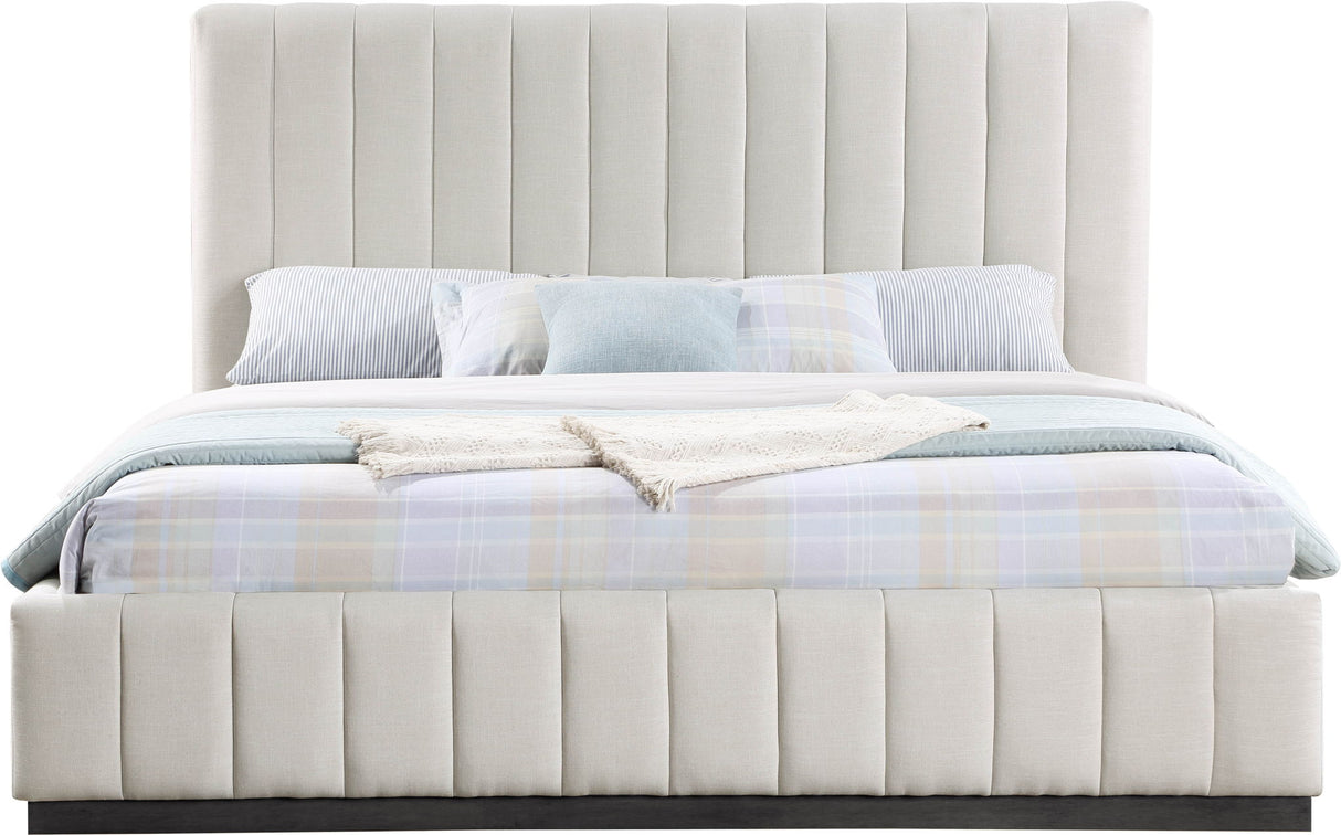 Lucia - Bed