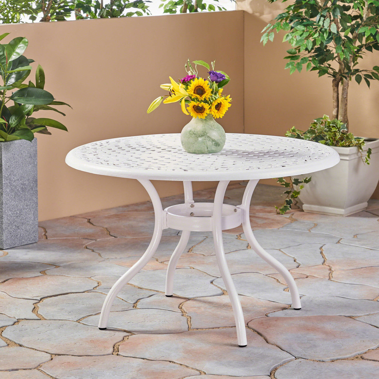 Tranquilius - Outdoor Round Dining Table With Lattice Tabletop, Umbrella Hole And Curved Legs