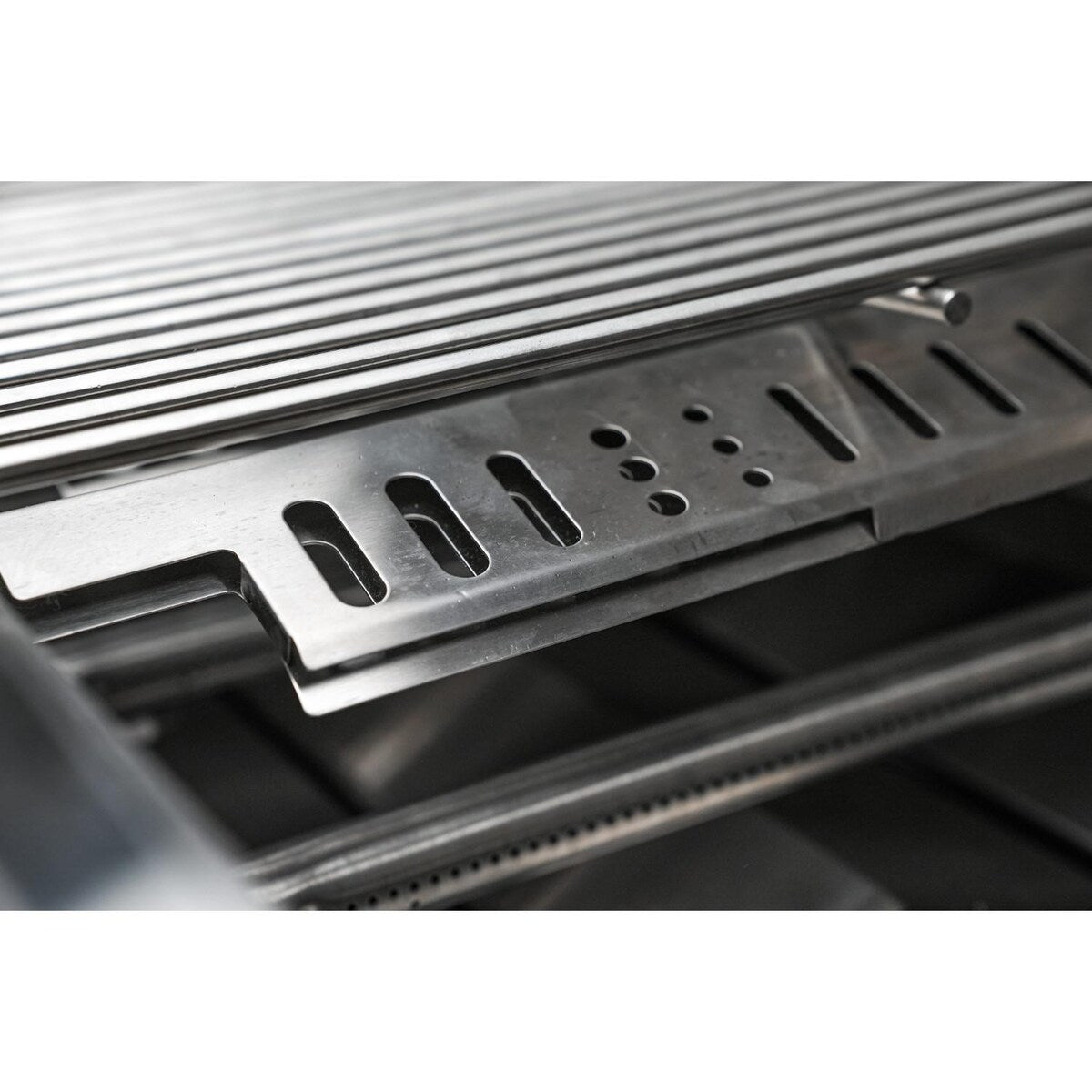 Mont Alpi 400 32-Inch Built-In Propane Gas Grill - MABi400