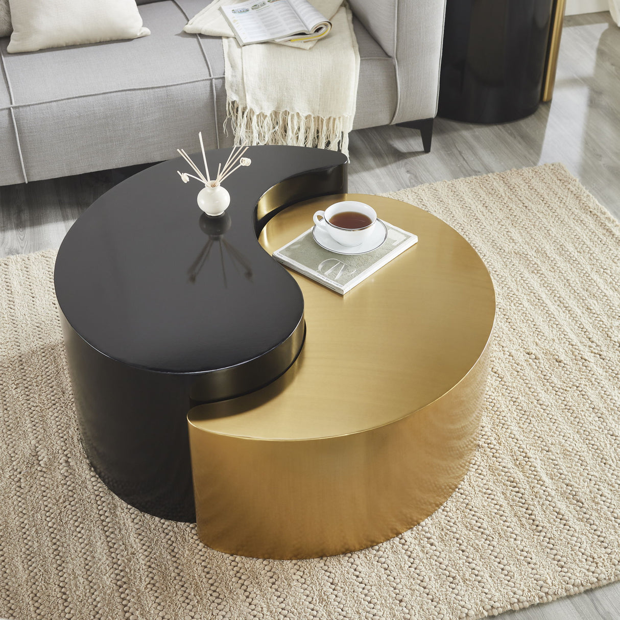 Ying Yang - Coffee Table - Gold / Black