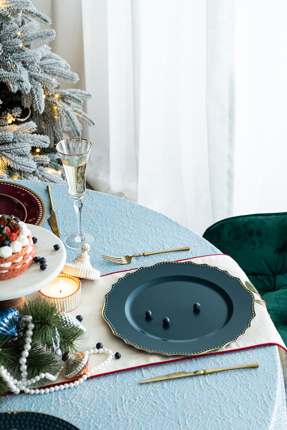 Premium Plastic Charger Plate (Set of 8)