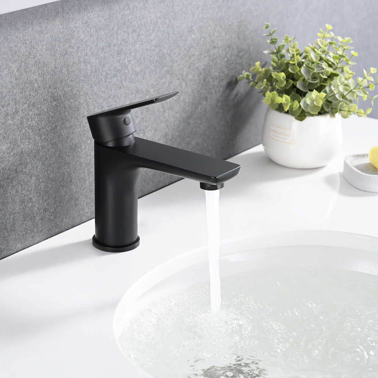 Modern Bathroom Sink Faucet Single Handle Brass Countertop Mount