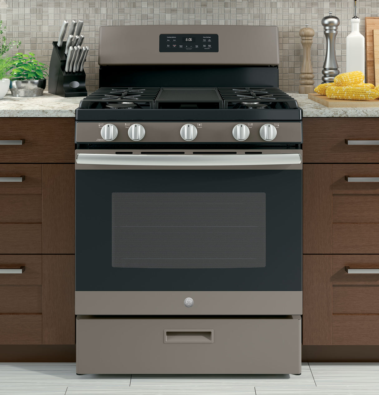GE JGBS66EEKES - 30 in. 5 cu. ft. Gas Range with 5 Sealed Burners & Griddle - Slate