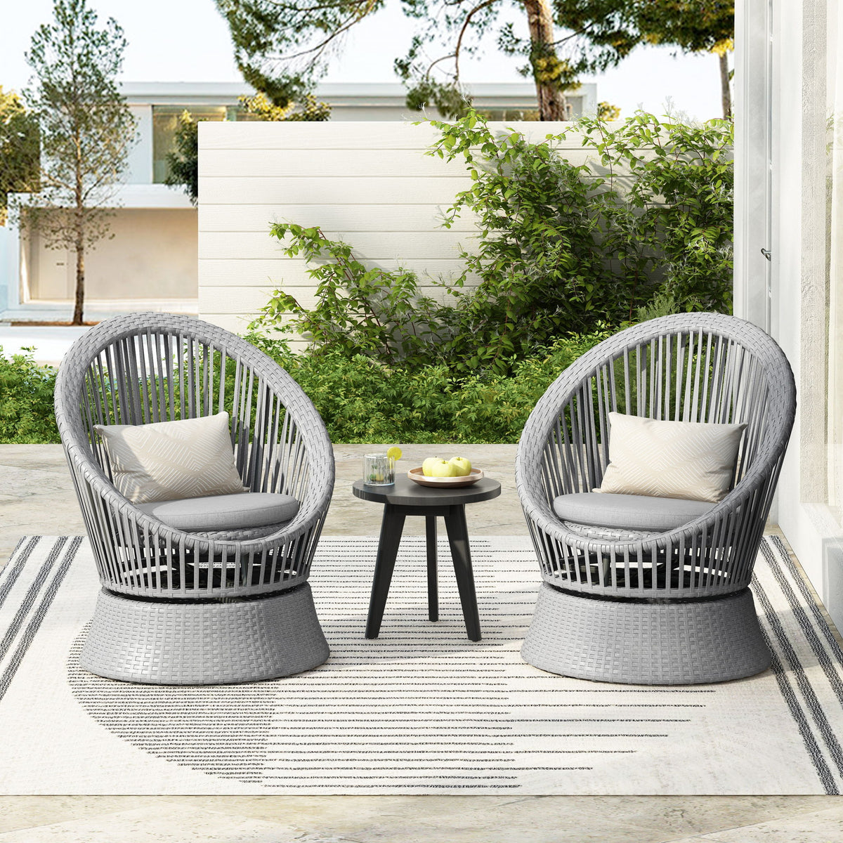 Modern Swivel Wicker Lounge Chair With Round Design