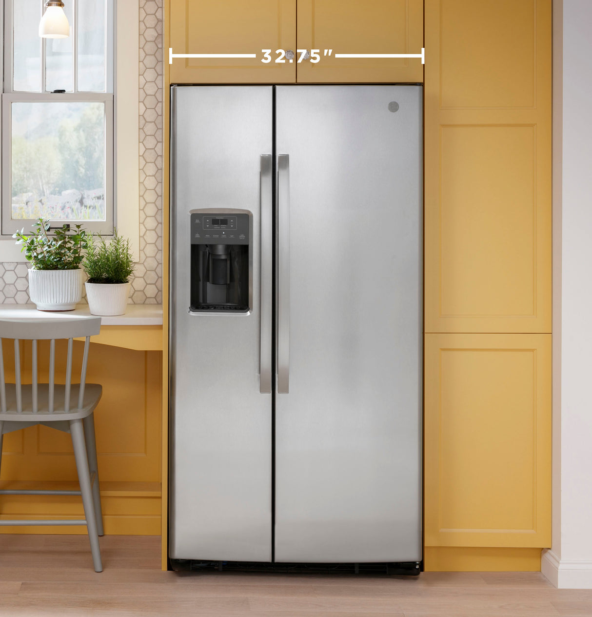GE GSS23GGPWW - 33 in. 23 cu. ft. Side by Side Refrigerator with Ice & Water Dispenser - White