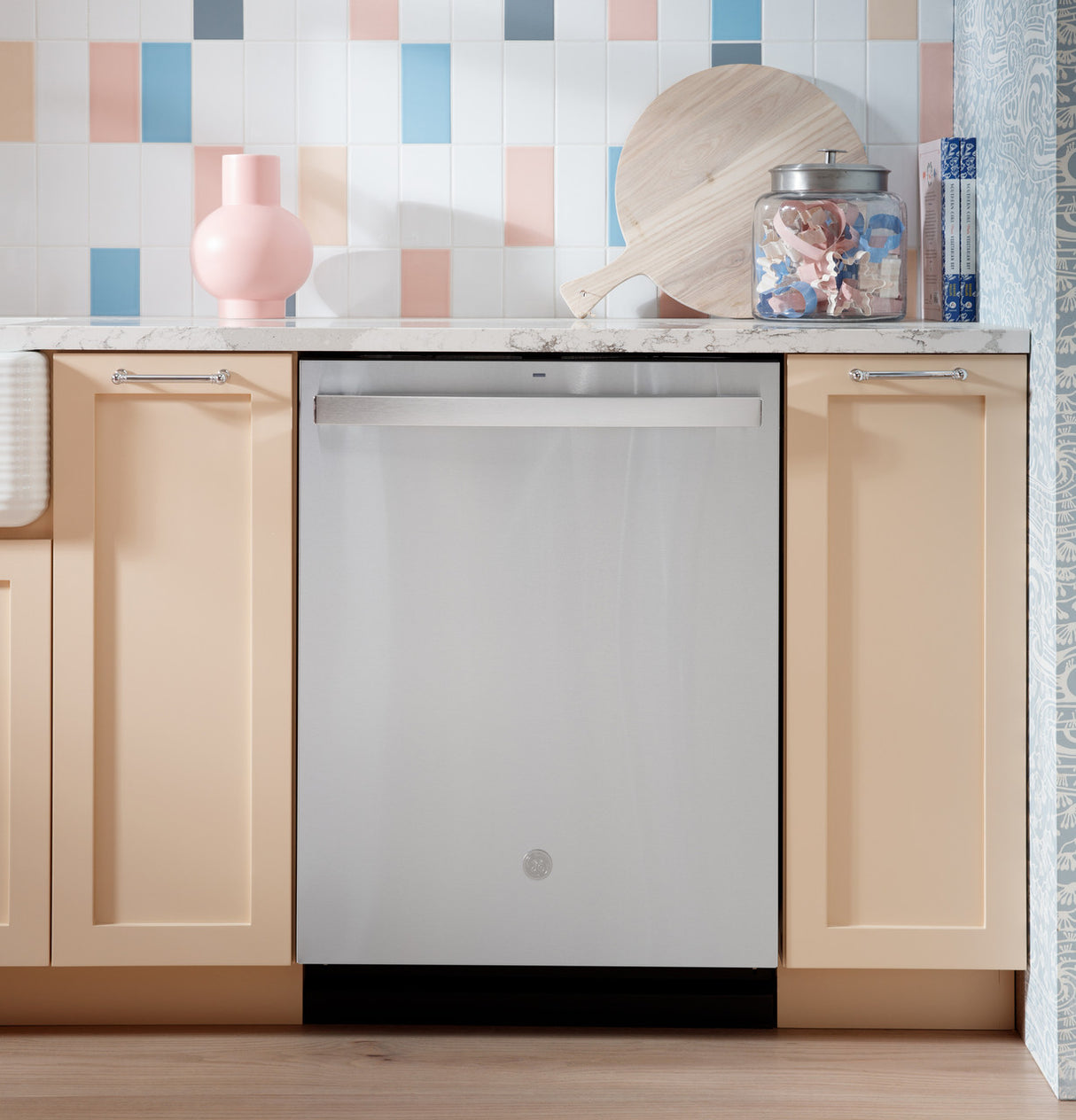 GE 24" ENERGY STAR Top Control Dishwasher with Stainless Steel Interior, Dry Boost & Sanitize Cycle, 48 dBA – Stainless Steel