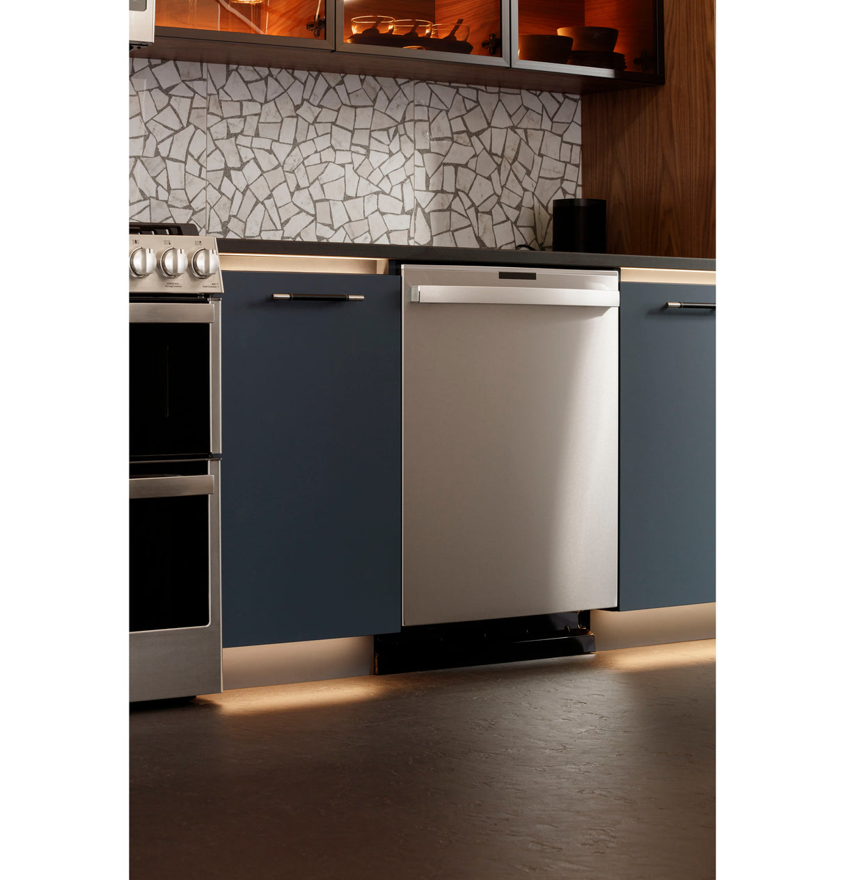 GE Profile(TM) ENERGY STAR(R) Fingerprint Resistant Top Control with Stainless Steel Interior Dishwasher with Sanitize Cycle & Twin Turbo Dry Boost - (PDT785SYNFS)