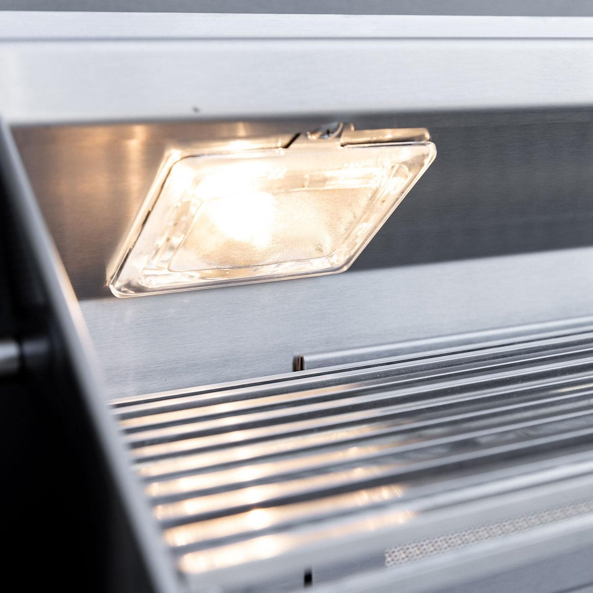 Summerset TRL Pro 32-in 3 Burner Propane Grill on Deluxe Cart w/ Rear Infrared Burner & Rotisserie Kit